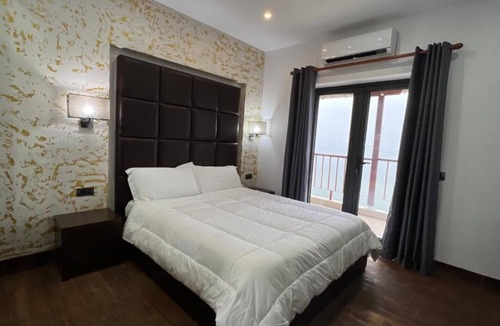 Udenisht Hotel | Hotel Victoria