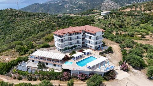 Lukove Hotel | Hotel Vila Kafe