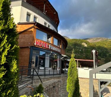 Pejë Hotel | Hotel villa Panorama Rugove