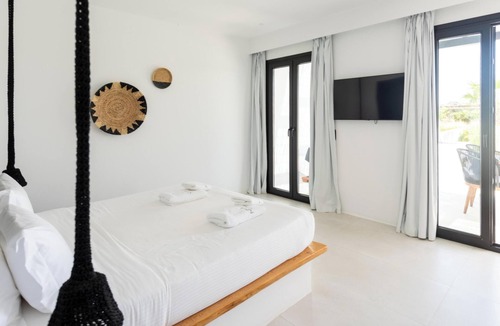 Plintri Hotel | Hotiday Suites Mykonos