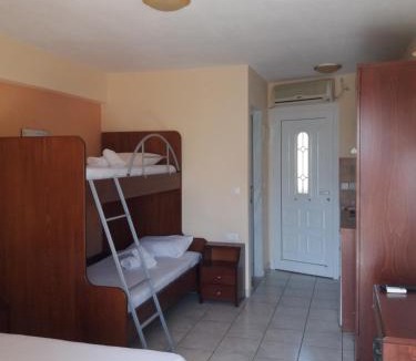 Kalamitsi Apartment | House Meltemi