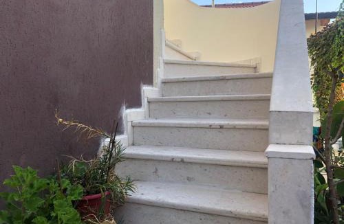 Berat Apartment | House of Leaves
