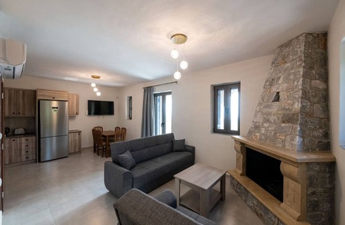 Lefktron Cottage | House of Muses: Terpsichore