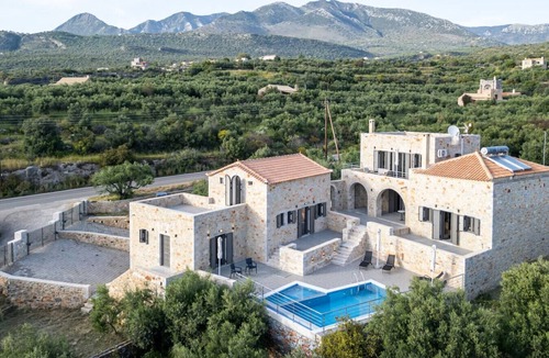 Lefktron Cottage | House of Muses: Terpsichore