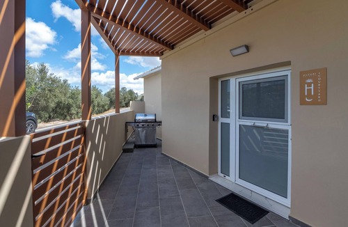 Voulgaro House | Huzuri Retreat II