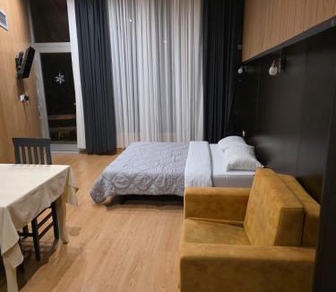 Sakës Hotel | Hylli Drites