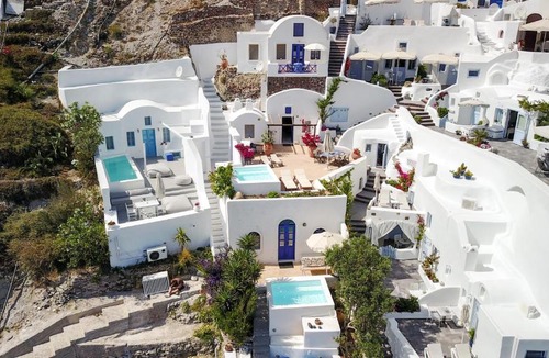 Oia Bed & Breakfast | Ifestio Villas Oia