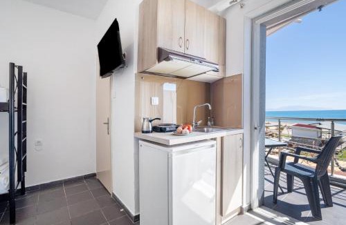 Pidima Kyras Apartment | Iguana studio 13