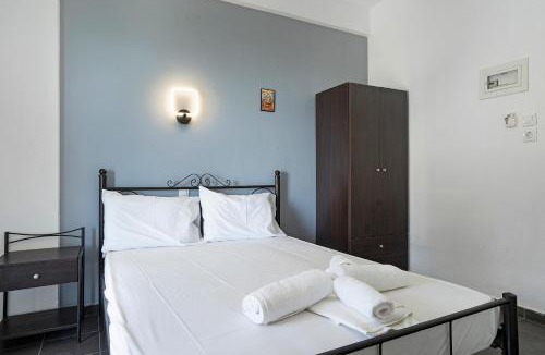 Pidima Kyras Apartment | Iguana studio 7