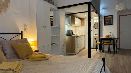 Koum Kapi Apartment | Ilios and Nero Studios