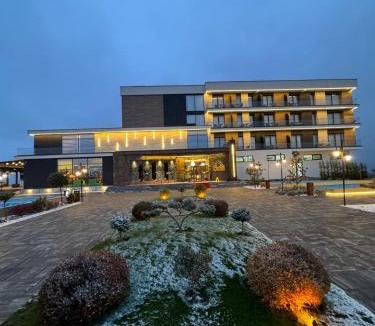 Gllamnik Hotel | Iliria Hill Resort & Spa