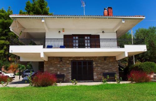 Kassandra Villa | Ipsipili Villa with sea views and private garden