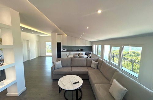 Ishem Apartment | Ishem Penthouse Free Wi-Fi 2 Balconies Green View Garden Pet-Friendly