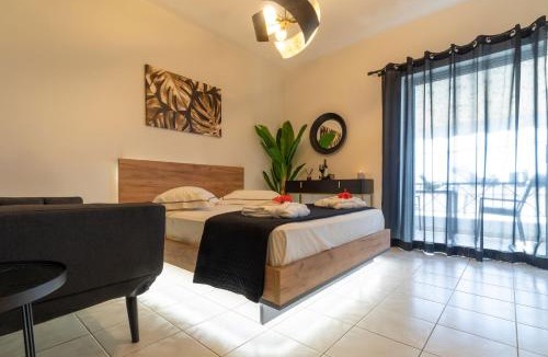 Tolo Apartment | Islet View