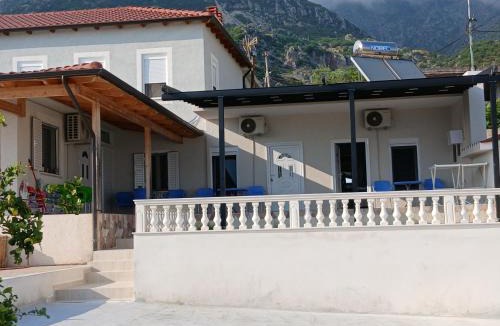 Dhermi House | Joanna hause
