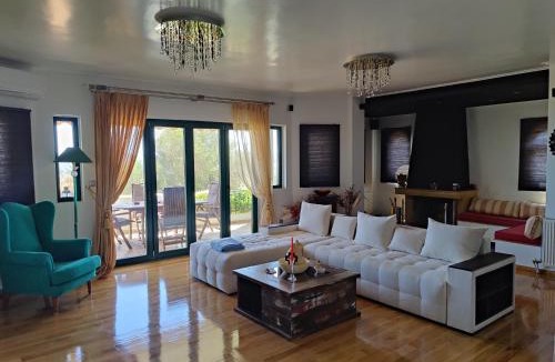 Spata-Artemida Apartment | John's modern apartments artemida