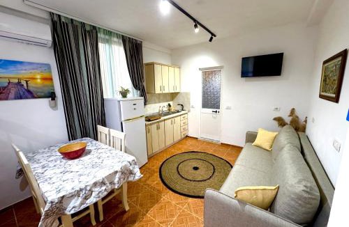 Spille Apartment | Joni's Beach Apartments - Spille