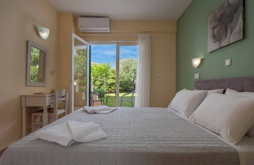 Kassandra Hotel | Julia Hotel