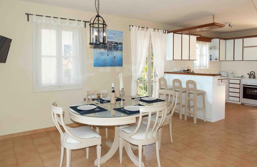 Fiskardo House | JUST LISTED Captain's Quarters at Fiscardo Waterfront - feel the breeze