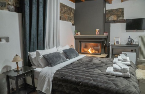 Aghios Athanasios Hotel | kaimak luxury chalet