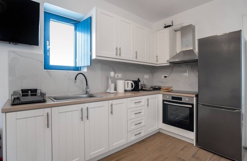 Naxos House | Kalliopis View Country House, Kinidaros – Mountain View, Wi-Fi & Air Conditioning