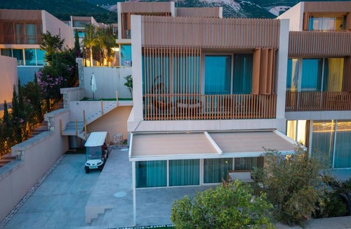 Jala Villa | Kalpazo White Stones