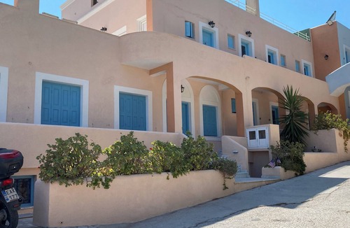 Kamari Apartment | Kalymnos getaway atop Linaria Beach