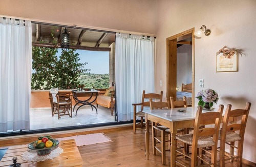 Maheri Apartment | Kamares – a restaured Venetian domain retreat
