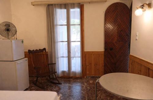 Kini Apartment | Kamares Home - 50m from Sea