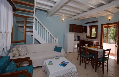 Votsi Villa | Kamelia Villa 2 in Alonissos