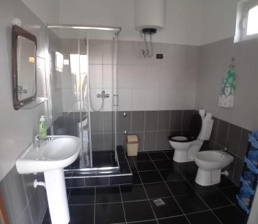 Preze Hostel | Karaj Hostel Apartment