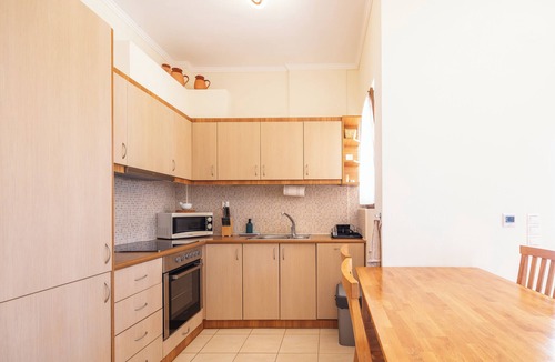 Karoti Apartment | Karoti 18 apartment, w/private garden & common pool