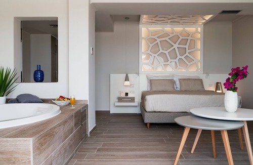Skiathos Town Hotel | KB Ammos