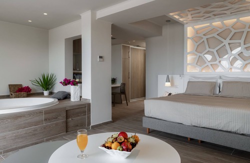Skiathos Town Hotel | KB Ammos