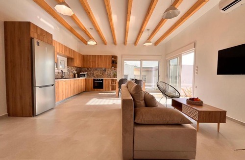 Faistos Villa | Klima Breeze
