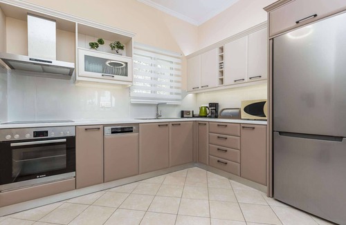 Nisaki Villa | Klima - Two Bedroom Villa, Sleeps 4
