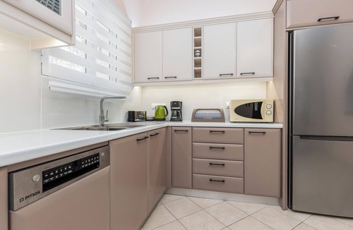 Nisaki Villa | Klima - Two Bedroom Villa, Sleeps 4
