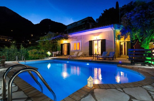 Nisaki Villa | Klima - Two Bedroom Villa, Sleeps 4