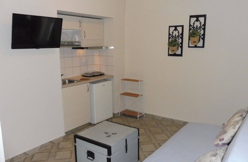 Nei Pori House | Klio Apartments and Studios