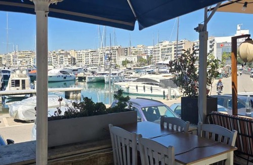 Pasalimani House | Kou3 - Cozy Room in Pireas - Walk Everywhere