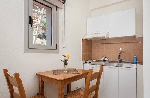 Fragkokastello Apartment | Koutelo by The Sea