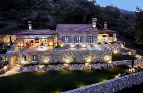 Poroi House | Kriari forest & sea view luxury cottage