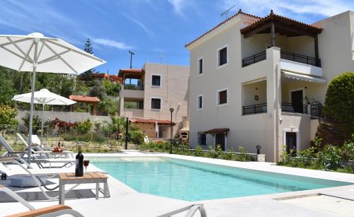 Sfakaki Villa | Krissa Villa a countryside retreat! by Rentado