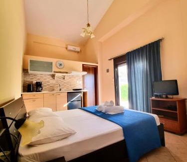 Sarti Apartment | Ktima Amitsa Studios