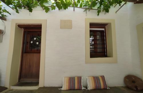 Arnas House | Ktima Kariofillis