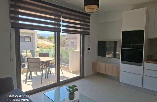 Agios Dimitrios Apartment | Kyomi Suites 3