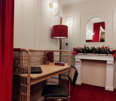 Gythio Hotel | L Suites The Writer's House
