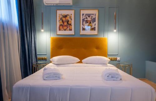 Gythio Hotel | L Suites The Writer's House