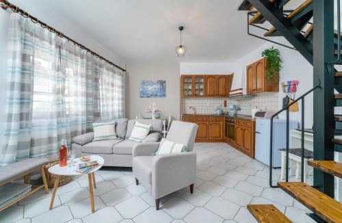 Panagia House | La Casa de Fokas - Village Home