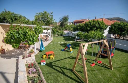 Roustika House | La Casa Rustica